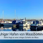 Hausboot Claudia بوتيل Maasbommel