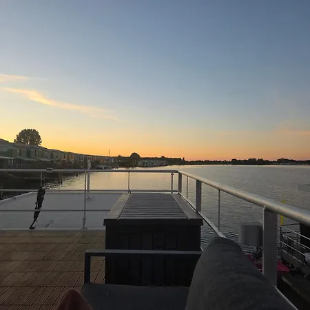 Bådhotel Hausboot Claudia *