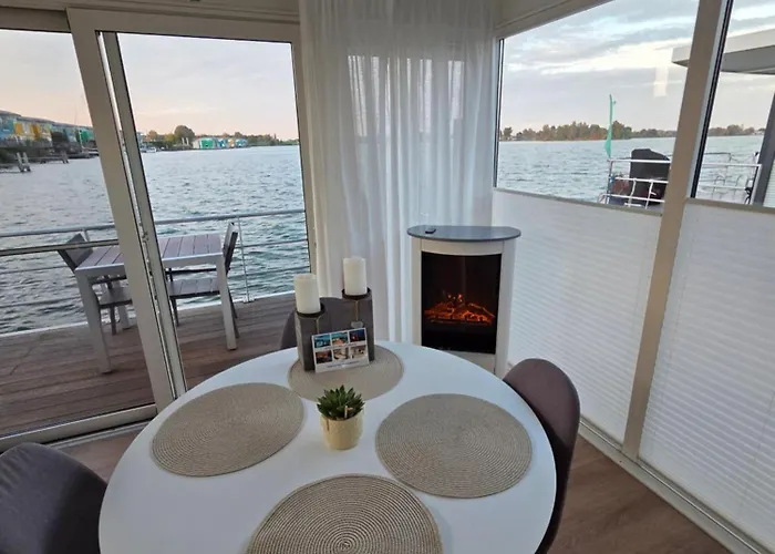 Hausboot Claudia Båthotell